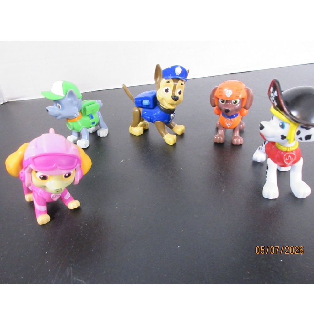 Paw Patrol Toy Figure Lot of 5 Chase Marshall Skye Rocky Zuma Pirate Marshall